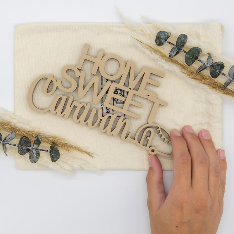 Schriftzug Home Sweet Caravan in beige