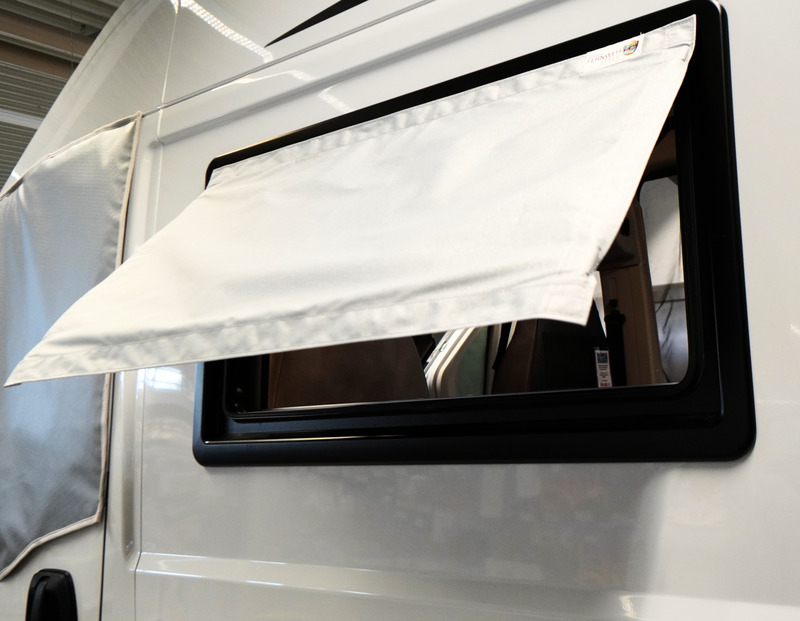 Fernwehstyle Fensterabdeckung grau